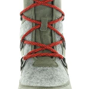 Sorel Blake laced booties